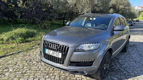 Audi Q7 • 2010 • 275,000 km