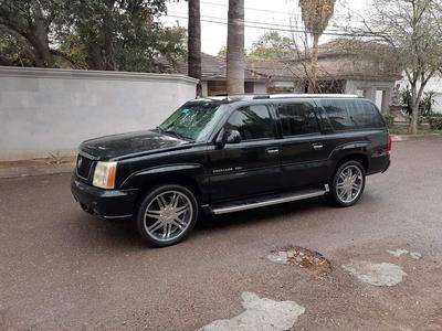 Cadillac Escalade ESV • 2004 • 180,000 km