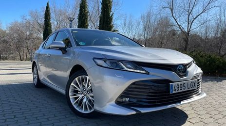 Toyota Camry Hybrid • 2020 • 79,000 km