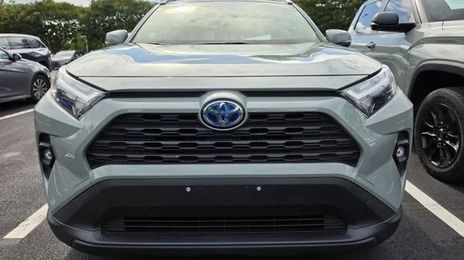 Toyota RAV4 Hybrid • 2022 • 23,104 km