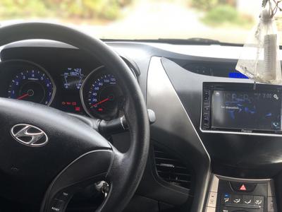 Hyundai Elantra • 2013 • 136,000 km