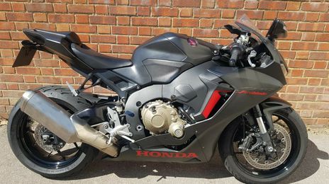 Honda cbr-1000rr • 2019 • 3,423 km