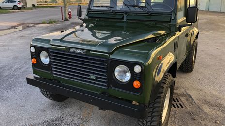 Land Rover Defender • 2016 • 65 km