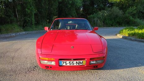 Porsche 944 • 1991 • 208,000 km