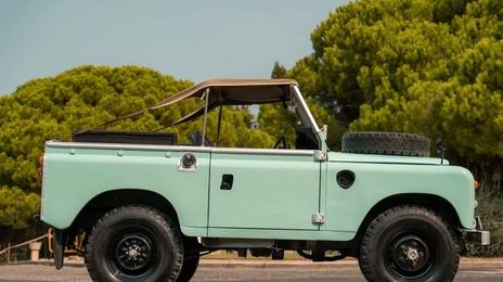 Land Rover 109 • 1981 • 161,000 km