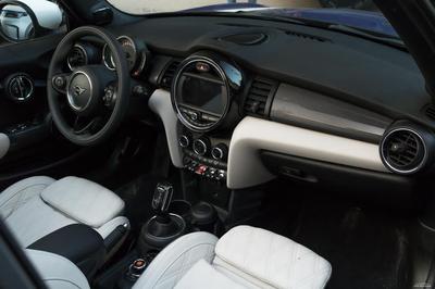 MINI Cooper Cabrio • 2021 • 250 km