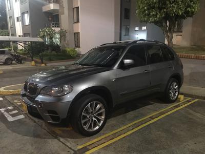 BMW X5 • 2013 • 80,000 km