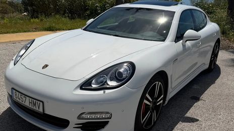 Porsche Panamera • 2012 • 145,000 km