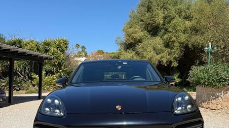 Porsche Cayenne • 2018 • 92,000 km