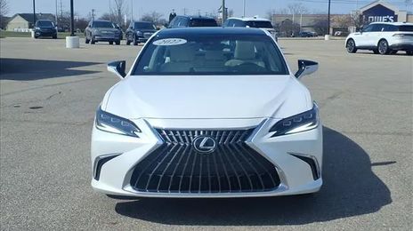 Lexus ES 350 • 2021 • 25,141 km