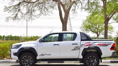 Toyota Hilux • 2023 • 43,000 km
