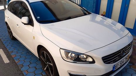 Volvo V60 • 2014 • 178,000 km
