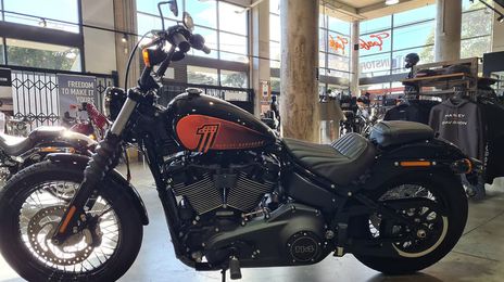 Harley Davidson road king • 2019 • 1,801 km
