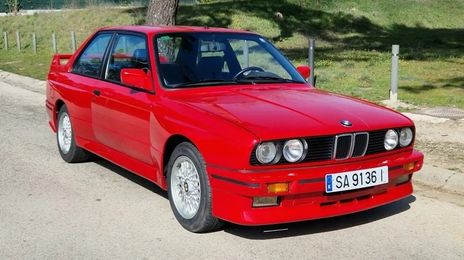 BMW M3 • 1987 • 235,000 km