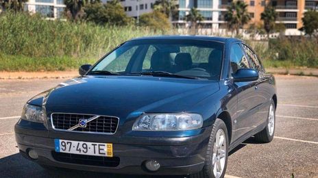 Volvo S60 • 2002 • 200,000 km