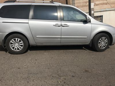 Kia Carnival • 2012 • 300,000 km