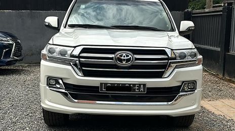 Toyota Land Cruiser • 2022 • 30,000 km