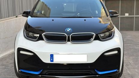 BMW i3 • 2019 • 61,900 km