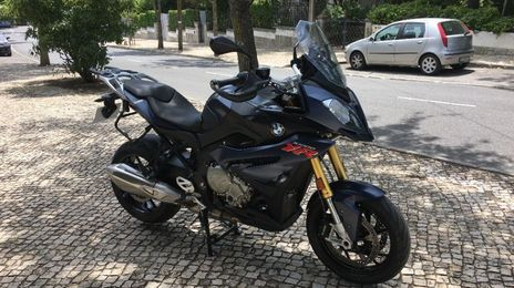 Bmw s1000xr • 2017 • 17,000 km