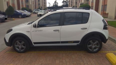 Renault Sandero • 2016 • 90,000 km