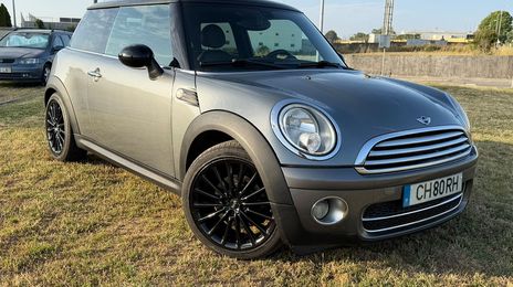 MINI Cooper • 2009 • 178,000 km