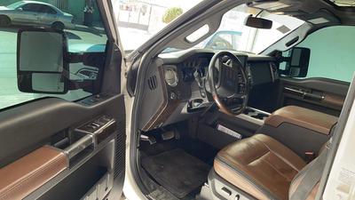 Ford 350 • 2013 • 180,000 km