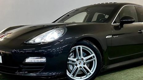 Porsche Panamera • 2011 • 173,000 km