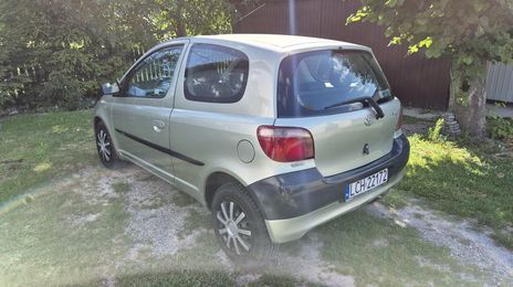 Toyota Yaris • 2002 • 170,000 km