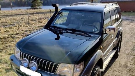 Toyota Land Cruiser • 1999 • 318,000 km