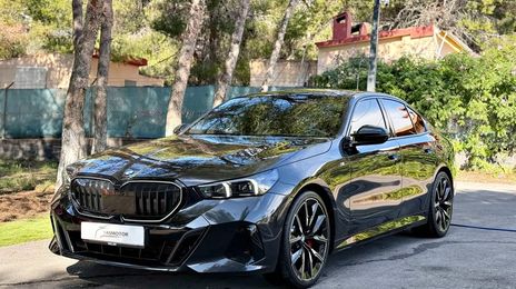 BMW 5 Series • 2023 • 32,500 km