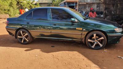 Peugeot 405 • 2004 • 167,000 km