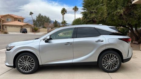 Lexus RX • 2023 • 5,765 km