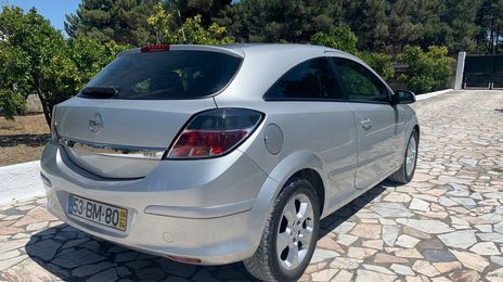 Opel Astra • 2006 • 280,000 km