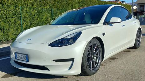 Tesla Model 3 • 2020 • 44,000 km