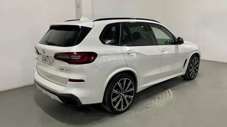 BMW X5 • 2021 • 113,000 km
