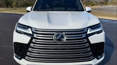 Lexus LX • 2023 • 16,200 km
