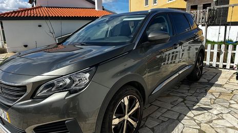 Peugeot 5008 • 2018 • 200,500 km