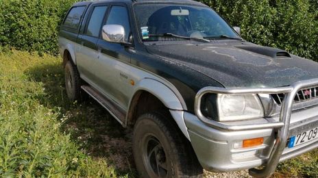Mitsubishi L200 Pick up Allrad • 2001 • 250,000 km