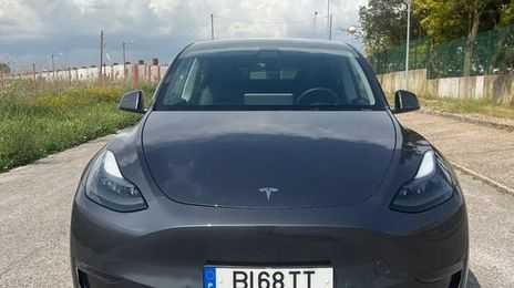 Tesla Model Y • 2021 • 68,000 km