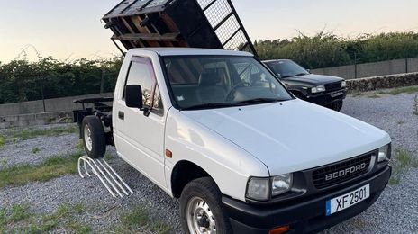 Isuzu Pickup • 1990 • 171,000 km