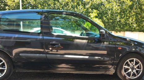 Renault Clio • 1998 • 149,999 km