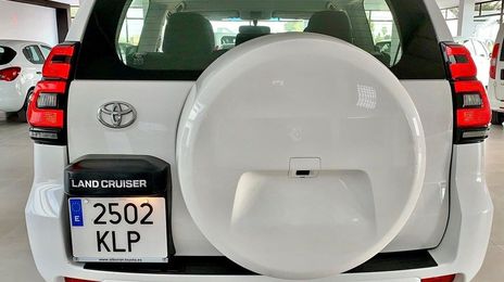 Toyota Land Cruiser • 2014 • 171,000 km