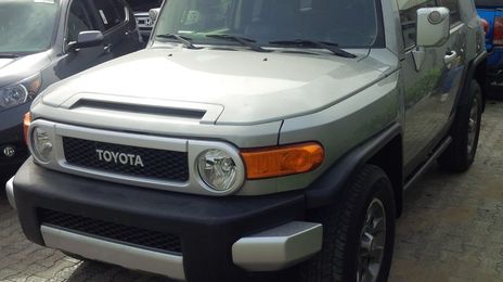 Toyota FJ Cruiser • 2012 • 2 km