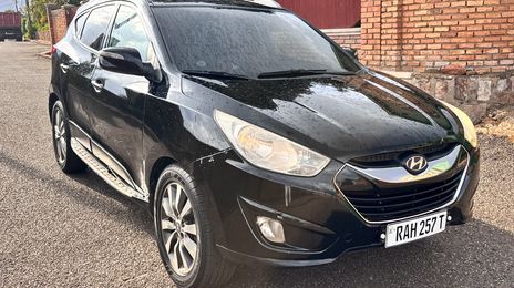 Hyundai Tucson • 2010 • 123,599 km