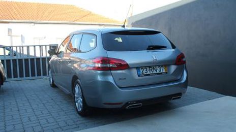 Peugeot 308 • 2016 • 104,000 km