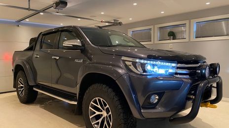 Toyota Hilux • 2016 • 84,000 km