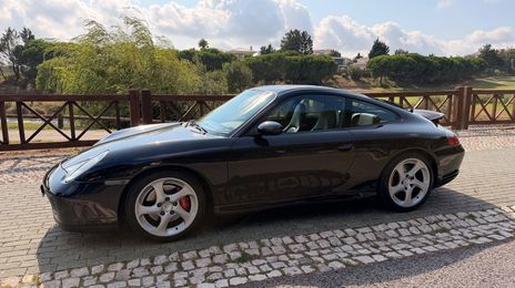 Porsche 911 • 2003 • 168,900 km