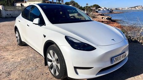 Tesla Model Y • 2022 • 23,300 km