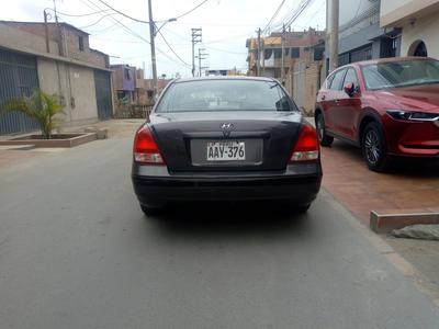 Hyundai Elantra • 2001 • 150,000 km