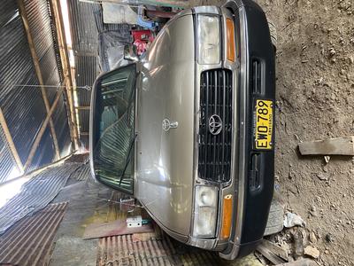 Toyota Land Cruiser • 1998 • 216,000 km